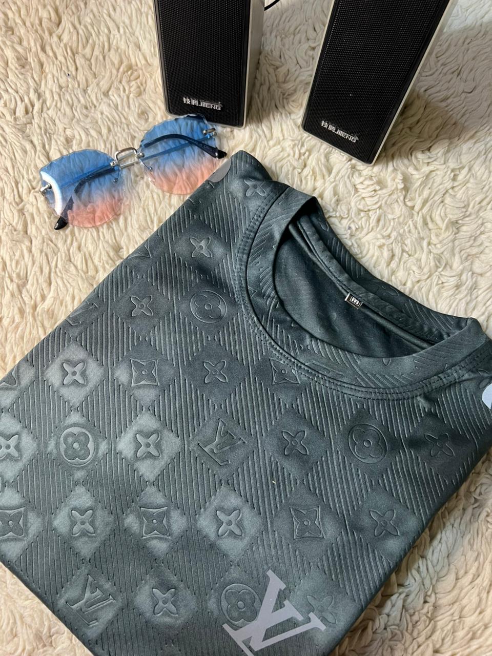 Louis Vuitton (LV) Tshirt Dark Grey/Black Colour (Medium)